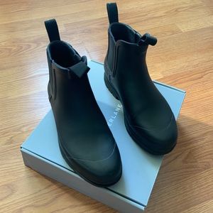 Everlane Chelsea rain boot
